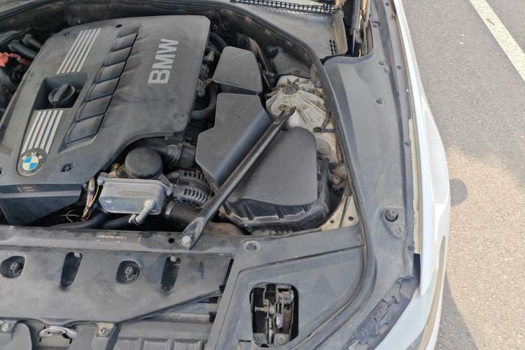 Used BMW 5 Series 2011 520Li Elegant Model Engine Bay Left