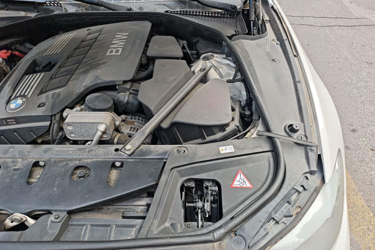 Used BMW 5 Series 2011 523Li Luxury Model Engine Bay Left