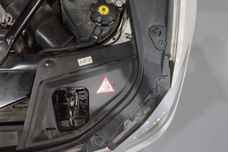 Used BMW 5 Series 2011 535i Sport Edition Engine Bay Left