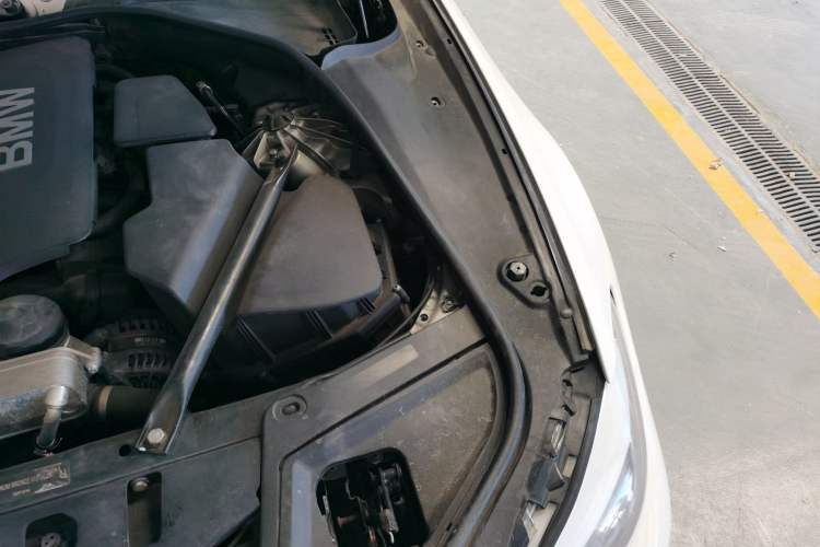 Used BMW 5 Series 2011 523Li Luxury Model Engine Bay Left