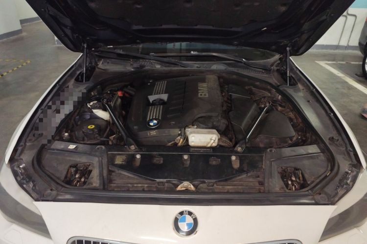 Used BMW 5 Series 2011 523Li Leading Model Engine Bay