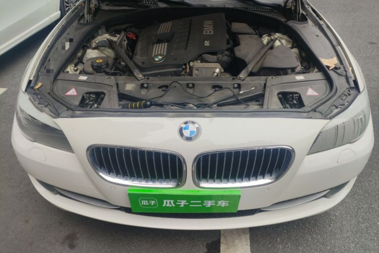 Used BMW 5 Series 2011 523i Leading Model Engine Bay