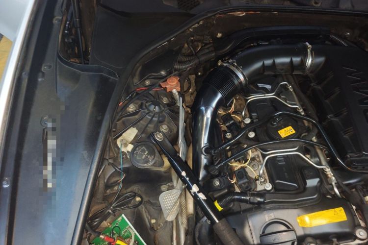 Used BMW 5 Series 2011 535Li Luxury Model Engine Bay Right