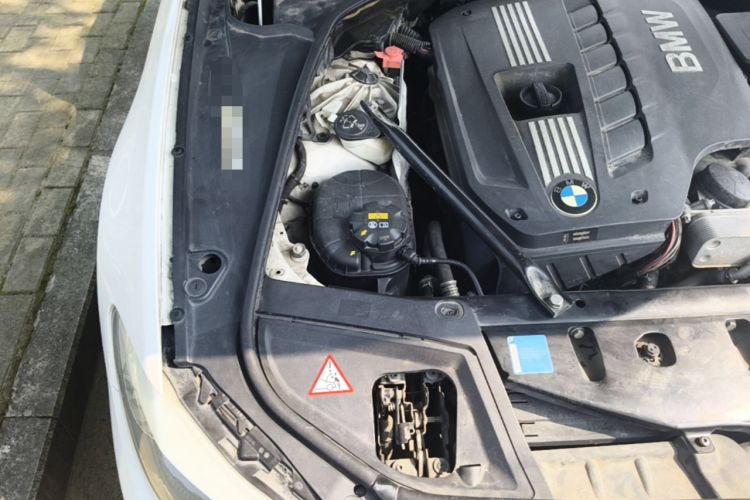 Used BMW 5 Series 2011 523Li Leading Model Engine Bay Right