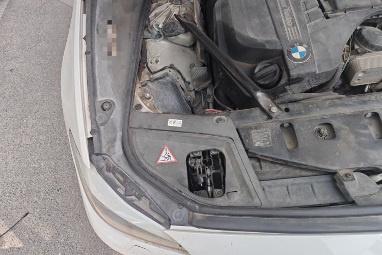 Used BMW 5 Series 2011 535Li Leading Model Engine Bay Right