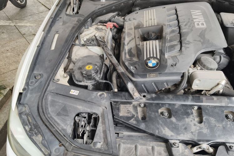 Used BMW 5 Series 2011 523Li Leading Model Engine Bay Right