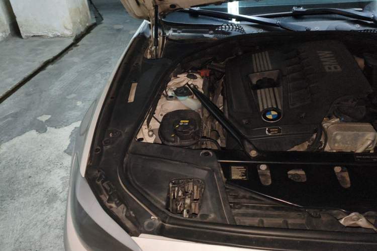 Used BMW 5 Series 2011 523Li Luxury Model Engine Bay Right