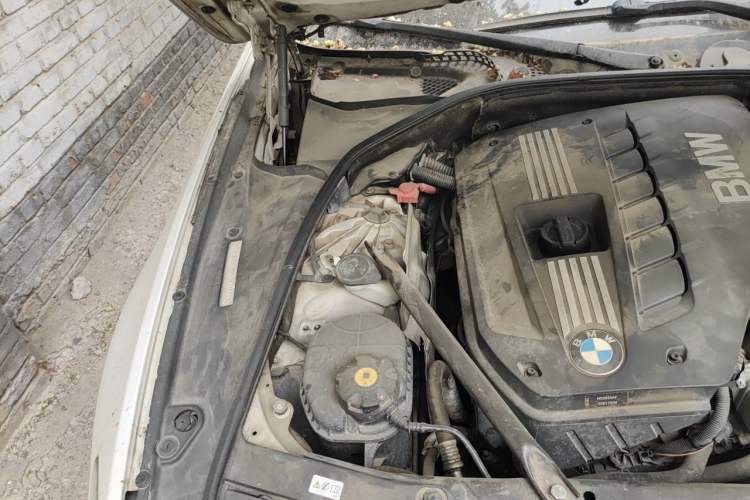 Used BMW 5 Series 2011 523Li Leading Model Engine Bay Right