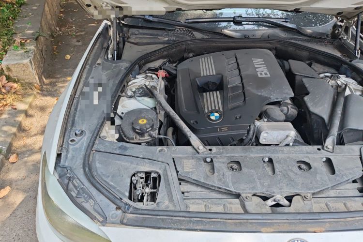 Used BMW 5 Series 2011 520Li Elegant Model Engine Bay Right