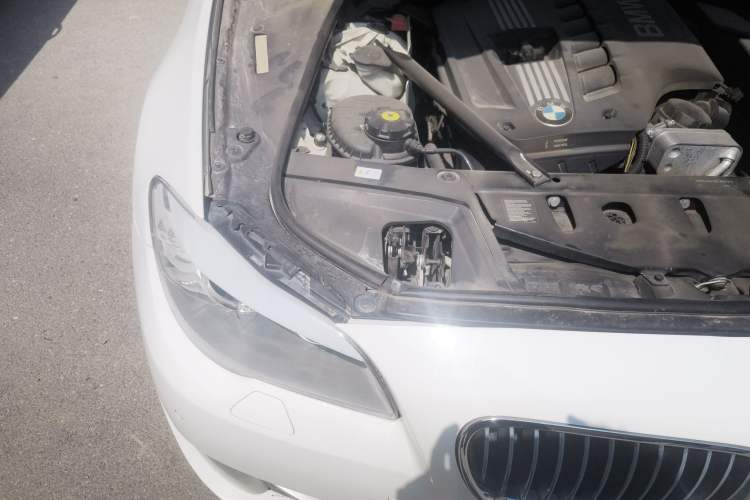 Used BMW 5 Series 2011 523Li Luxury Model Engine Bay Right