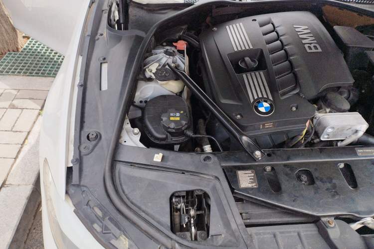 Used BMW 5 Series 2011 523Li Leading Model Engine Bay Right