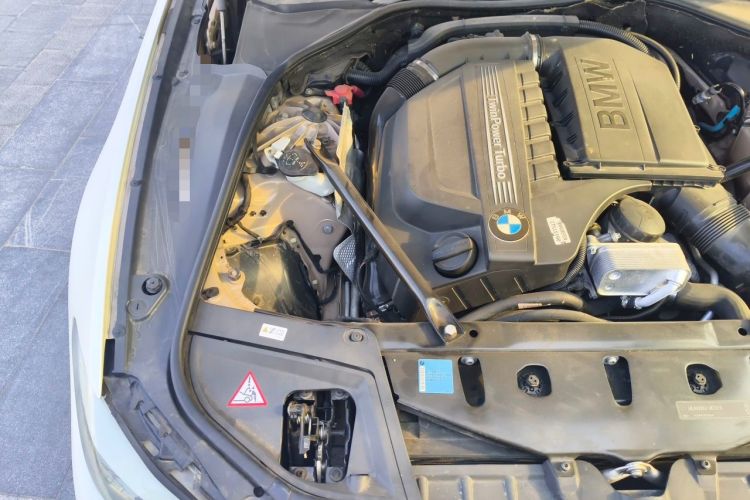 Used BMW 5 Series 2011 535i Sport Edition Engine Bay Right