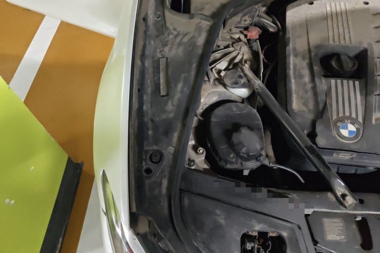 Used BMW 5 Series 2011 523Li Luxury Model Engine Bay Right