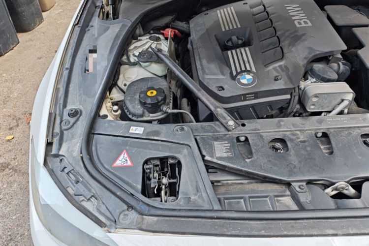 Used BMW 5 Series 2011 523Li Luxury Model Engine Bay Right