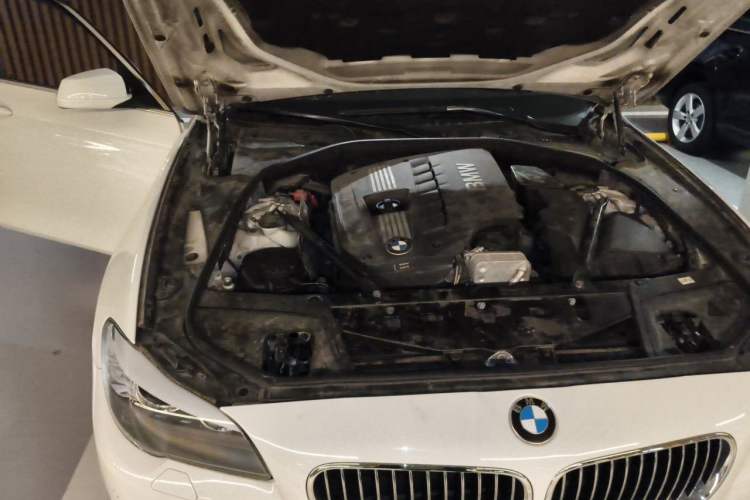 Used BMW 5 Series 2011 523Li Luxury Model Engine Bay Right