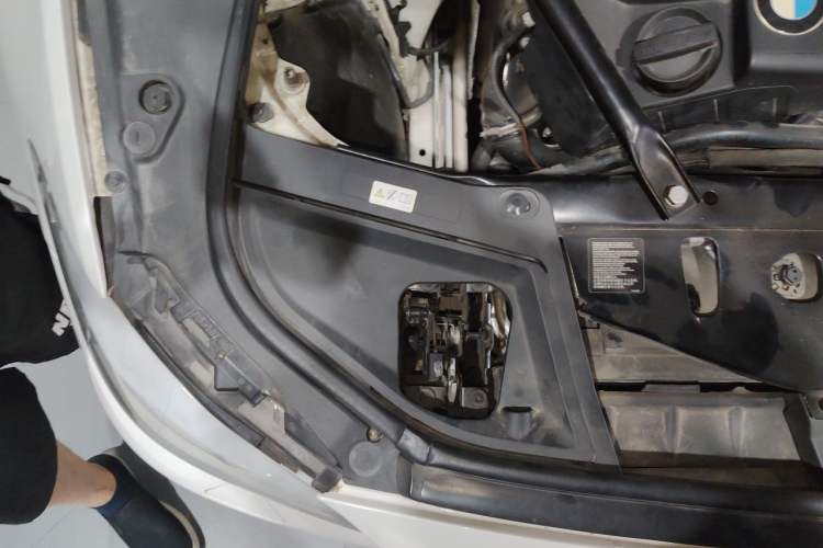 Used BMW 5 Series 2011 535i Sport Edition Engine Bay Right