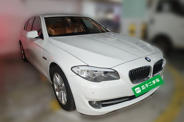 Used BMW 5 Series 2011 523i Leading Model Front Right 45 Deg