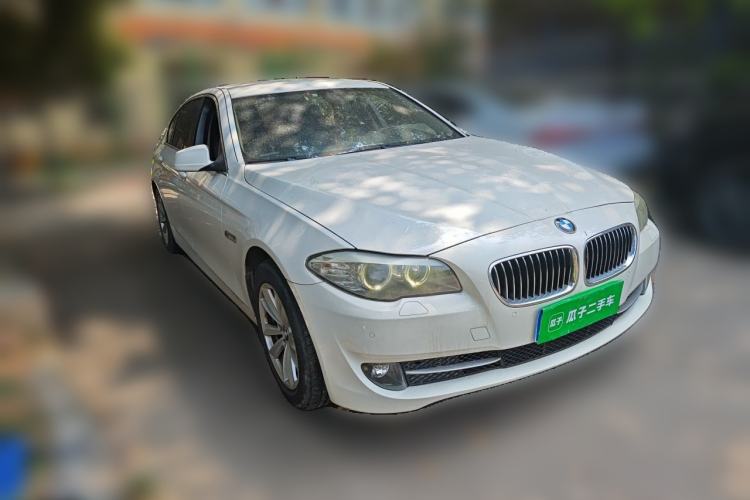 Used BMW 5 Series 2011 520Li Elegant Model Front Right 45 Deg