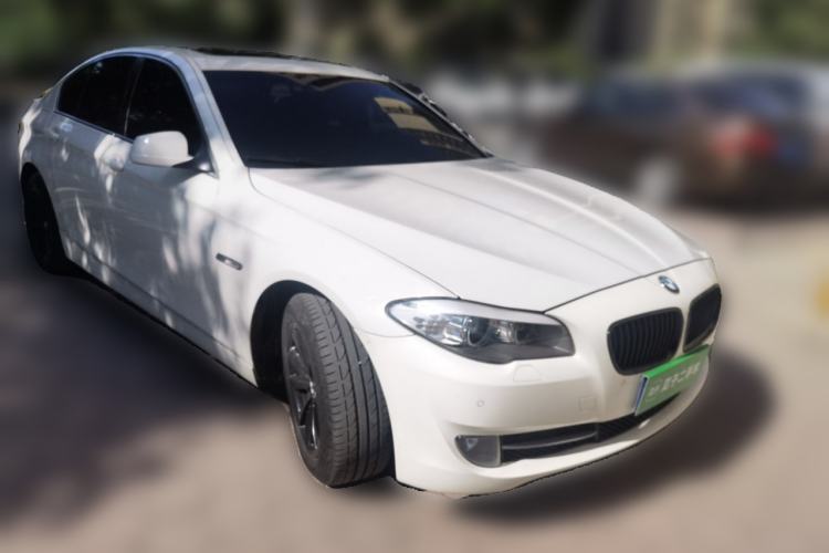 Used BMW 5 Series 2011 523i Leading Model Front Right 45 Deg
