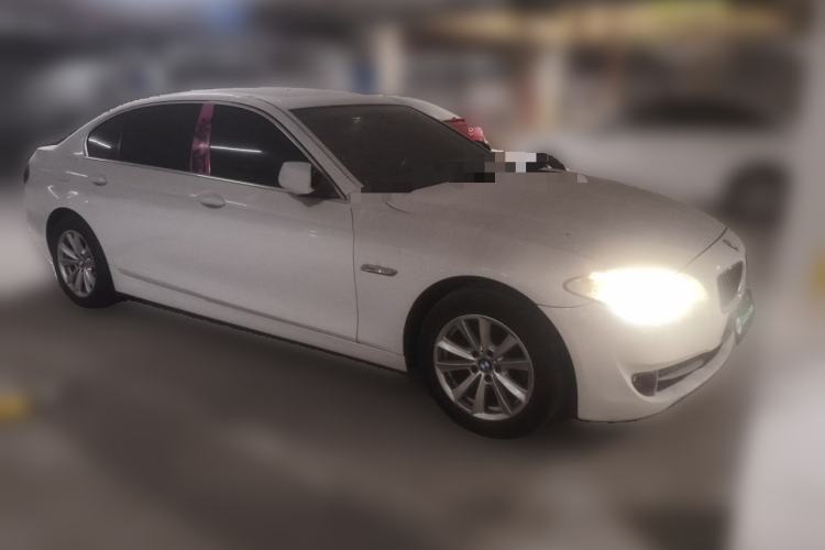 Used BMW 5 Series 2011 520Li Elegant Model Front Right 45 Deg
