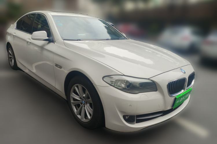 Used BMW 5 Series 2011 523i Leading Model Front Right 45 Deg