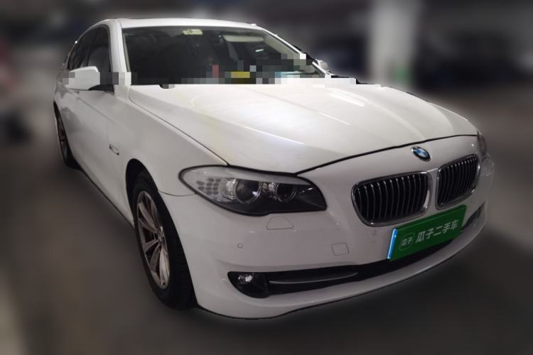 Used BMW 5 Series 2011 523i Leading Model Front Right 45 Deg