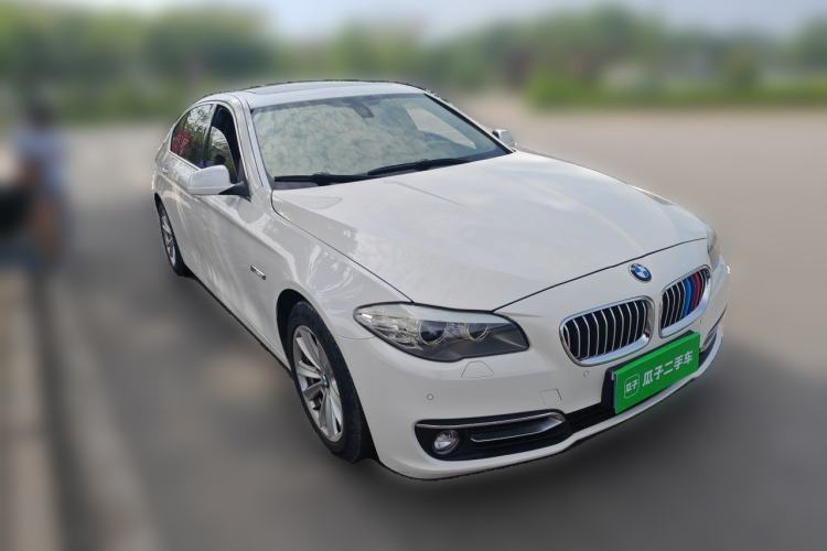 Used BMW 5 Series 2011 520Li Elegant Model Front Right 45 Deg