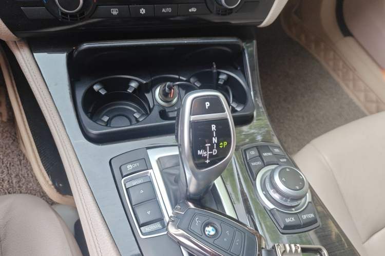 Used BMW 5 Series 2011 535Li Leading Model Gear Lever