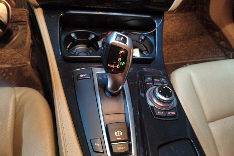 Used BMW 5 Series 2011 523Li Luxury Model Gear Lever