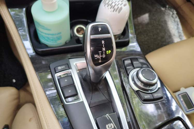 Used BMW 5 Series 2011 535Li Luxury Model Gear Lever