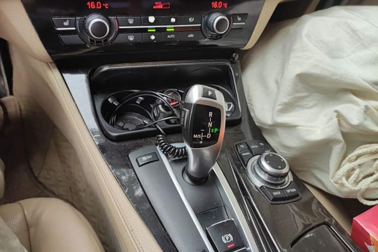 Used BMW 5 Series 2011 523Li Leading Model Gear Lever