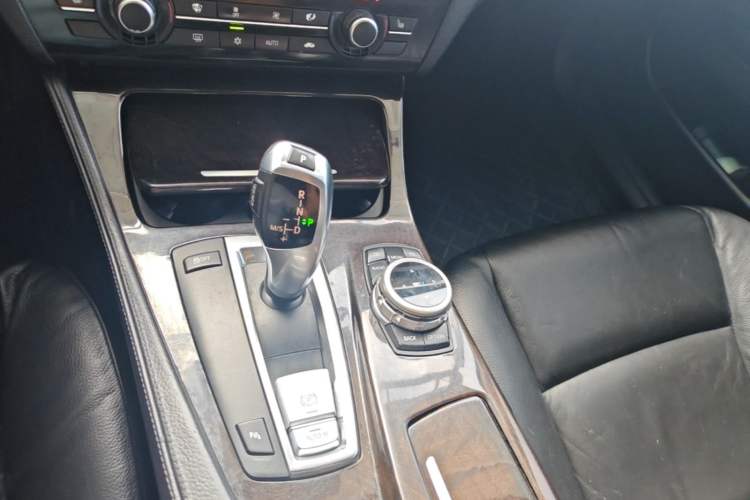 Used BMW 5 Series 2011 523Li Luxury Model Gear Lever