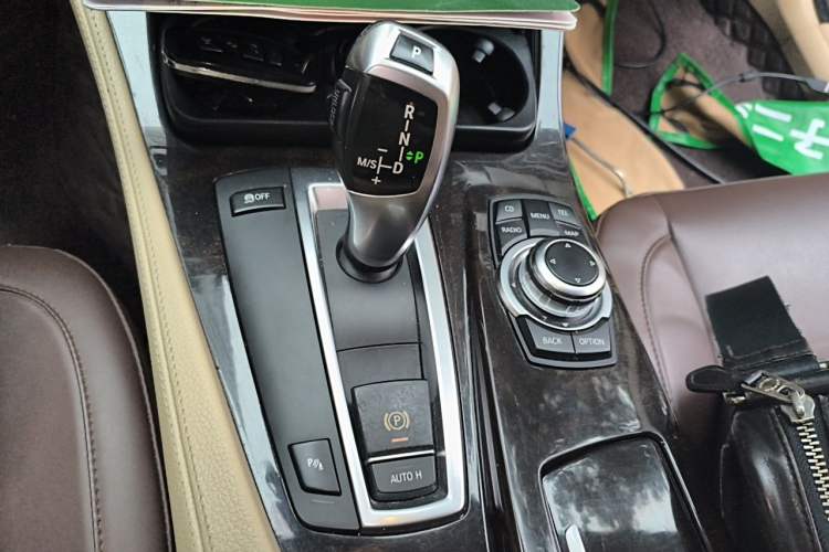 Used BMW 5 Series 2011 523Li Luxury Model Gear Lever