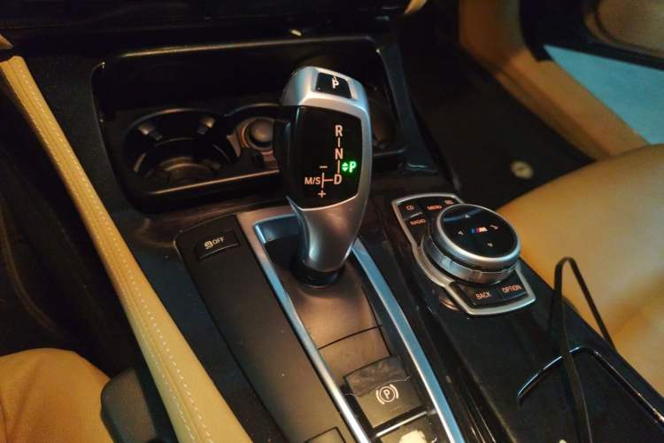 Used BMW 5 Series 2011 523Li Leading Model Gear Lever