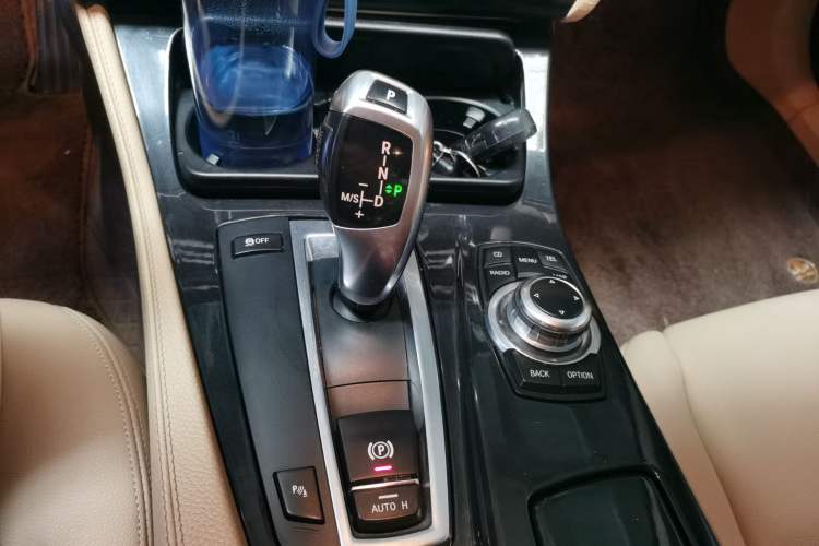 Used BMW 5 Series 2011 523Li Luxury Model Gear Lever