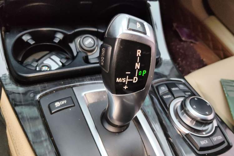 Used BMW 5 Series 2011 523Li Leading Model Gear Lever