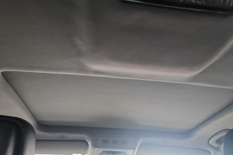 Used BMW 5 Series 2011 523Li Luxury Model Headliner