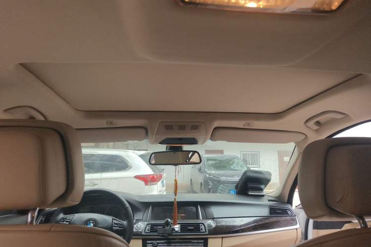 Used BMW 5 Series 2011 523Li Luxury Model Headliner