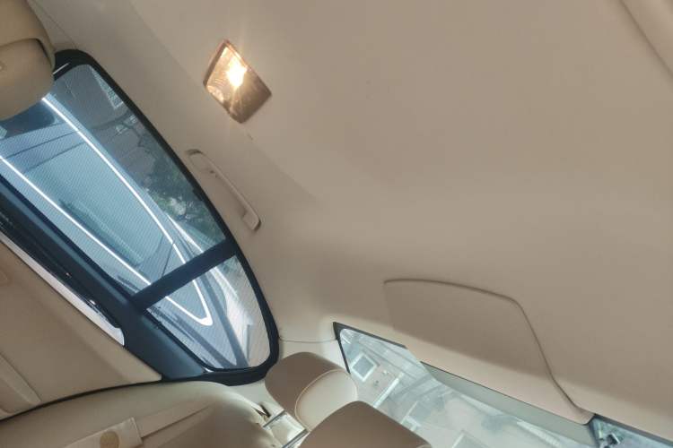Used BMW 5 Series 2011 523i Leading Model Headliner