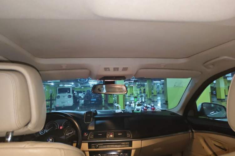 Used BMW 5 Series 2011 523Li Luxury Model Headliner