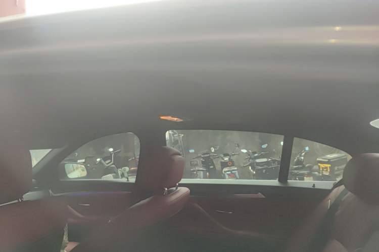Used BMW 5 Series 2011 523Li Leading Model Headliner