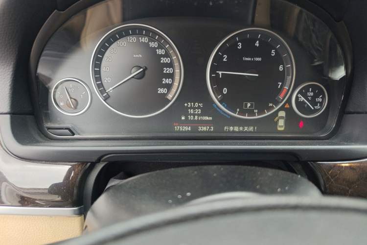 Used BMW 5 Series 2011 523Li Luxury Model Odometer Close Up