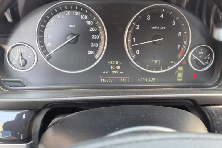 Used BMW 5 Series 2011 520Li Elegant Model Odometer Close Up