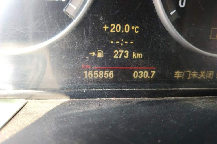 Used BMW 5 Series 2011 523Li Leading Model Odometer Close Up