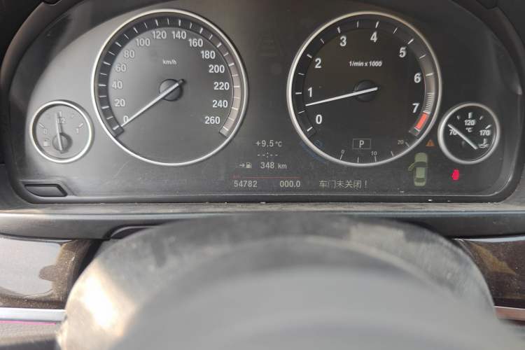Used BMW 5 Series 2011 523Li Leading Model Odometer Close Up