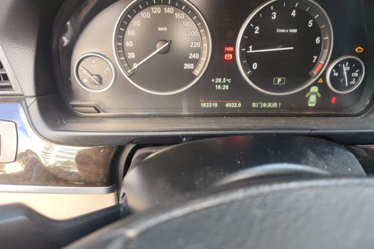 Used BMW 5 Series 2011 523Li Leading Model Odometer Close Up