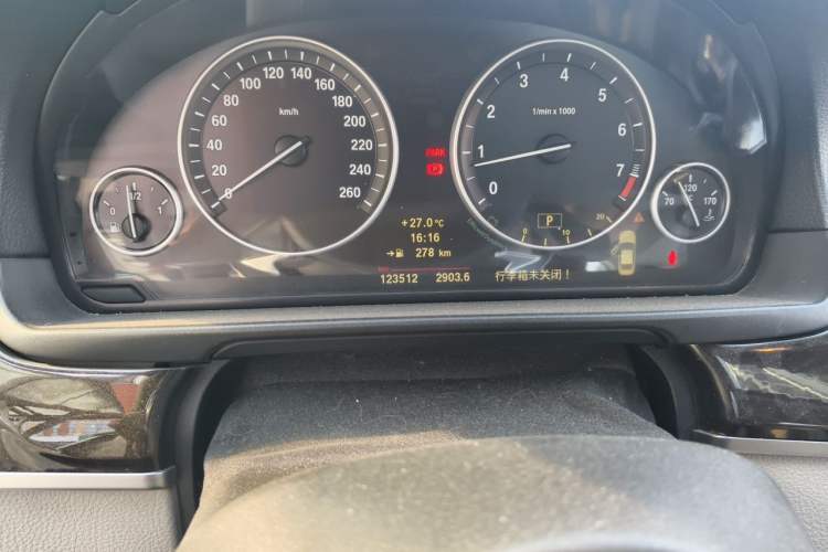 Used BMW 5 Series 2011 535i Sport Edition Odometer Close Up