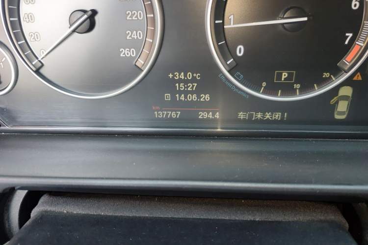 Used BMW 5 Series 2011 520Li Elegant Model Odometer Close Up