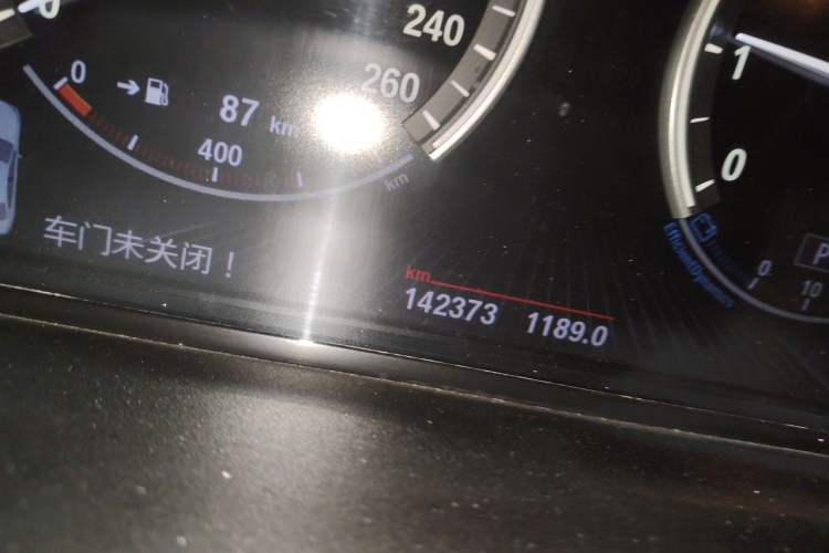 Used BMW 5 Series 2011 535i Sport Edition Odometer Close Up