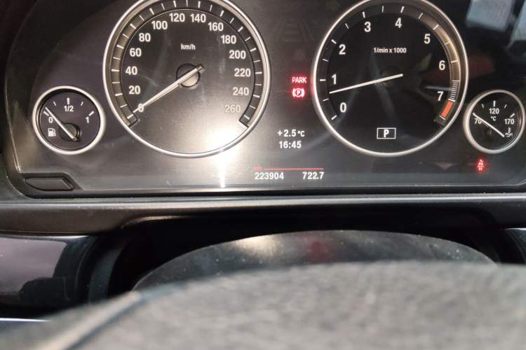 Used BMW 5 Series 2011 523Li Leading Model Odometer Close Up